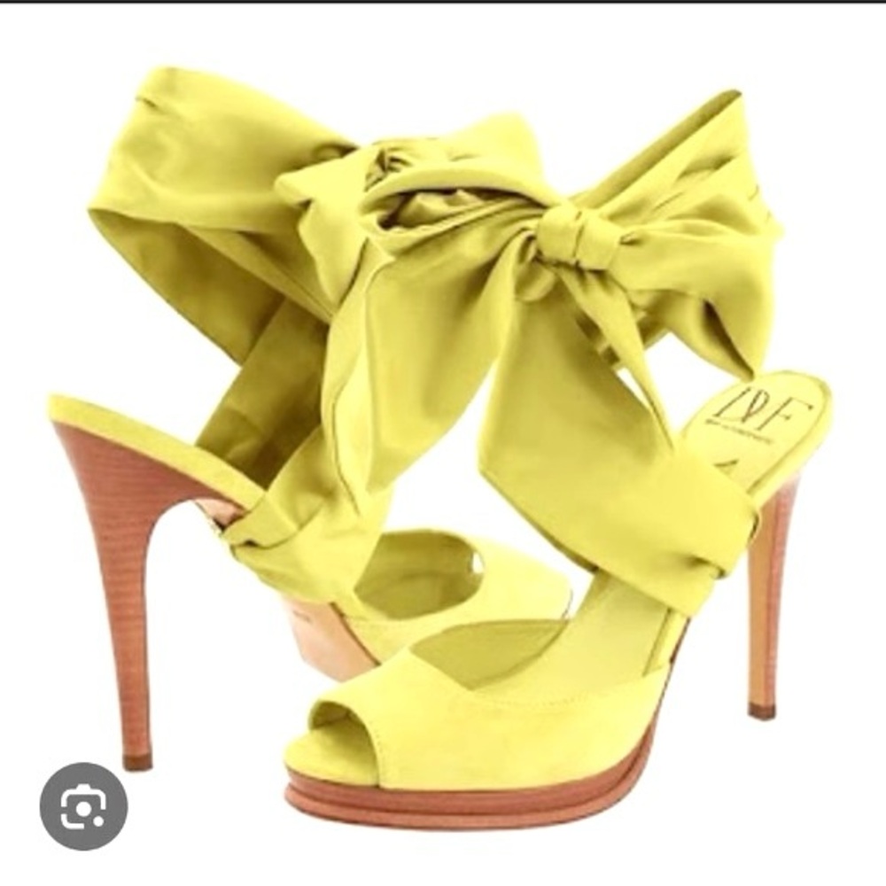 Diane Von Furstenberg  Eva citron heels w satin ankle tie